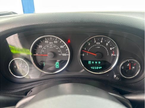 Used 2018 Jeep Wrangler Unlimited Rubicon w/ Connectivity Group image 20