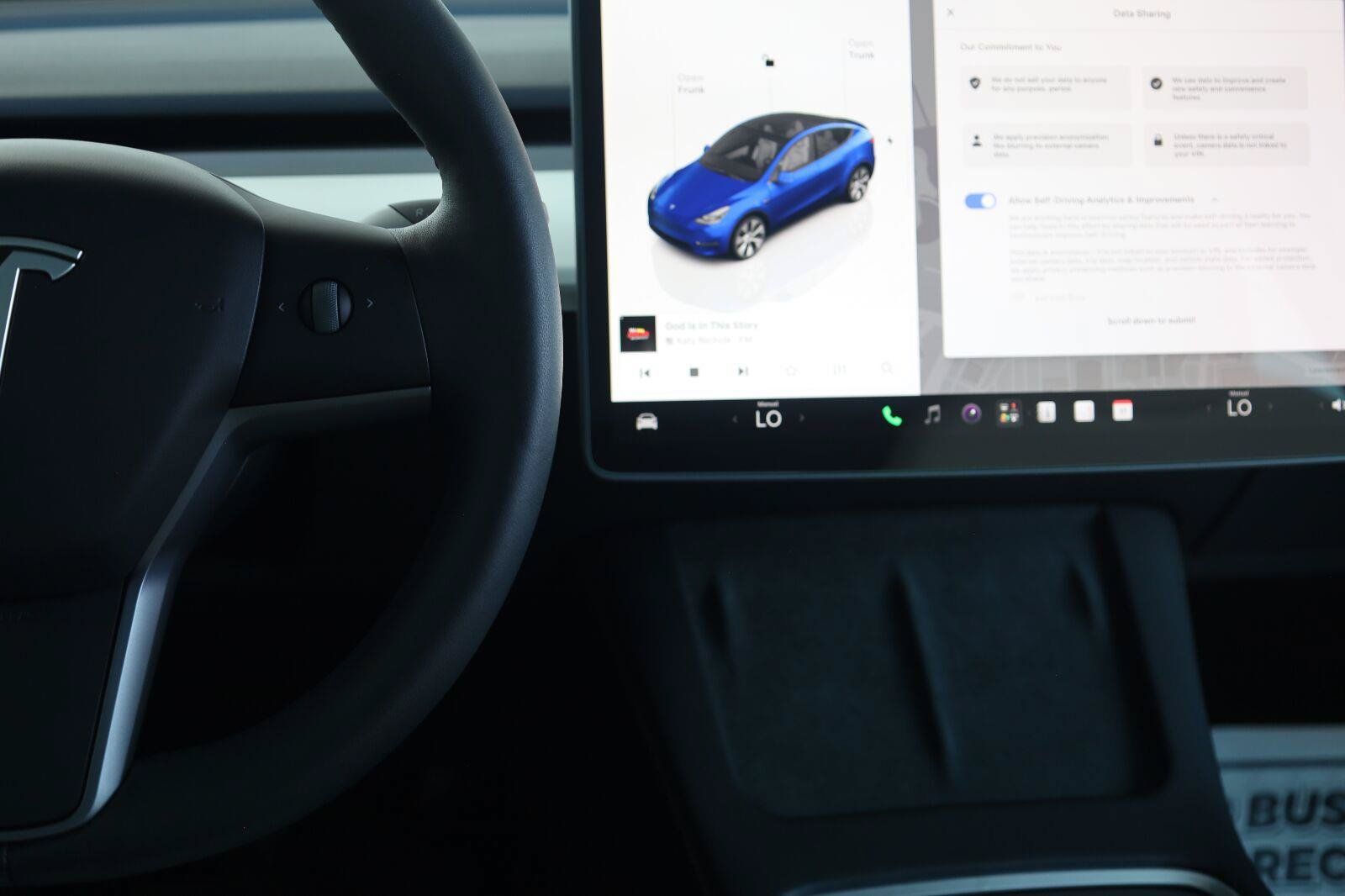 Used 2024 Tesla Model Y Long Range AWD/4WD image 31