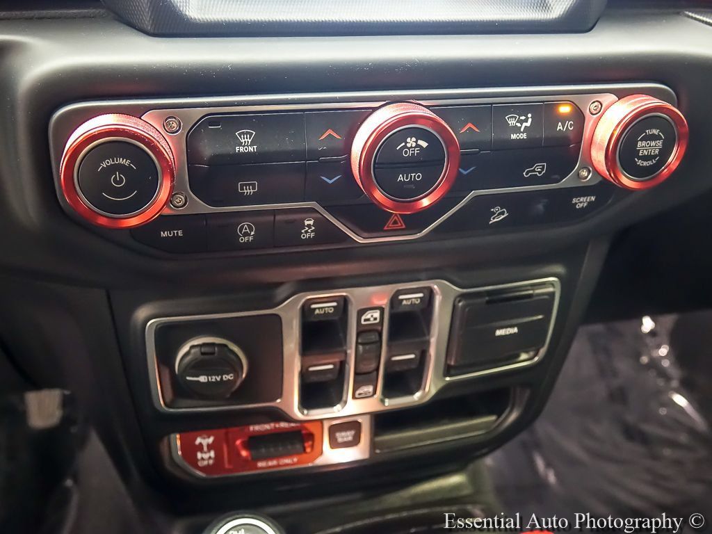 Used 2018 Jeep Wrangler Unlimited Rubicon AWD/4WD image 17