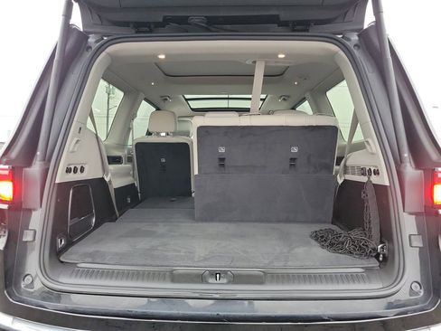 Used 2023 Jeep Wagoneer Series III w/ Premium Group I image 10