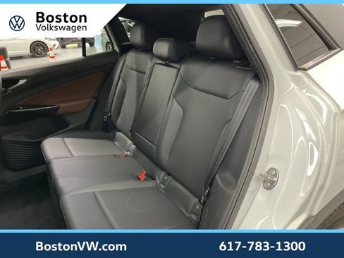 Used 2021 Volkswagen ID.4 Pro S image 10
