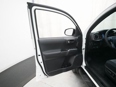 Used 2023 Toyota Tacoma TRD Sport image 30