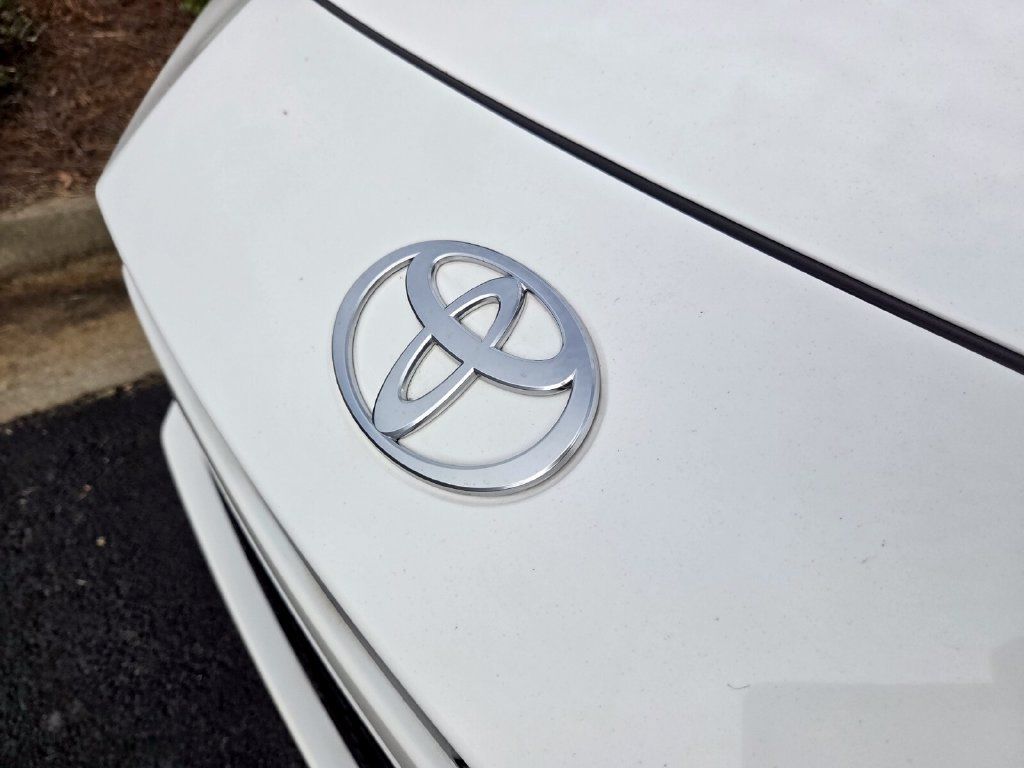 Used 2025 Toyota Camry SE FWD image 10