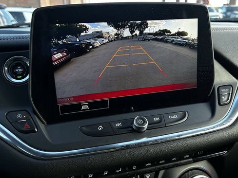 Used 2023 Chevrolet Blazer LT FWD image 18