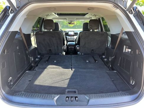 Used 2023 Ford Explorer XLT w/ Equipment Group 202A AWD/4WD image 29