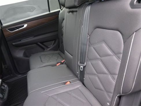 New 2026 Volkswagen Atlas SE image 12