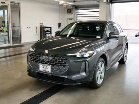 New 2025 Audi Q5 Prestige image 3