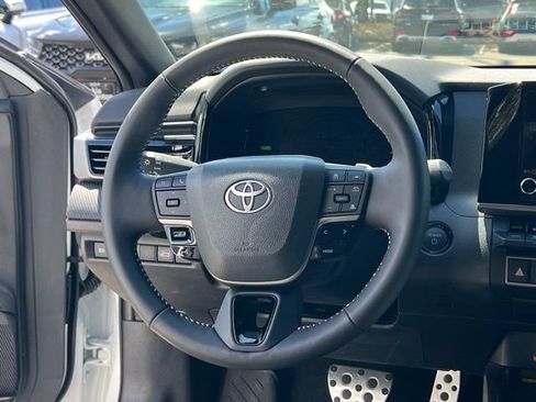 Used 2026 Toyota Camry SE w/ Convenience Package AWD/4WD image 14