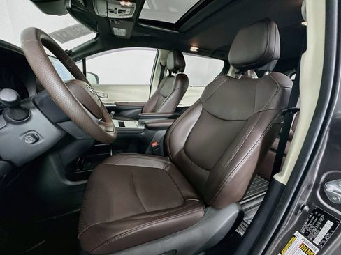 Certified 2024 Toyota Sienna Platinum AWD/4WD image 22