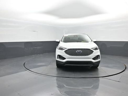 Certified 2024 Ford Edge SEL w/ Convenience Package AWD/4WD image 3
