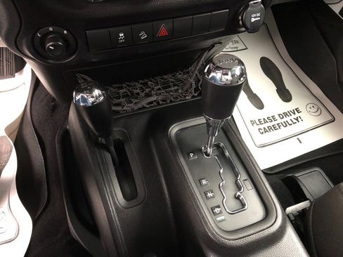 Used 2015 Jeep Wrangler Sport image 26