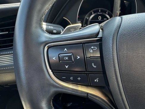 Used 2023 Lexus LS 500 w/ Accessory Package (Z2) RWD image 29