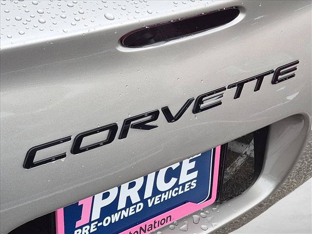 Used 1998 Chevrolet Corvette Coupe RWD image 16