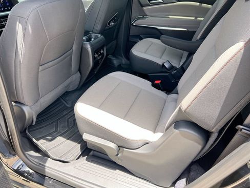 Used 2025 Chevrolet Traverse LT AWD/4WD image 21