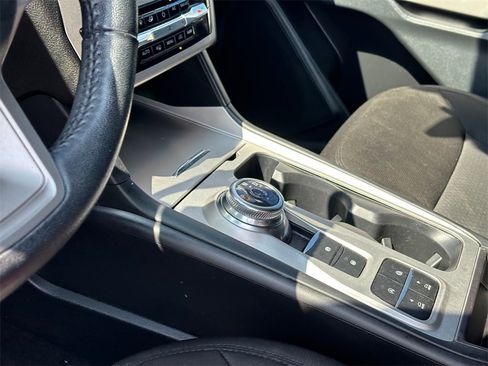 Used 2024 Ford Explorer XLT image 11