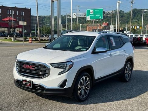 Used 2020 GMC Terrain SLT w/ Preferred Package AWD/4WD image 2