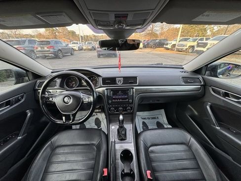 Used 2017 Volkswagen Passat 1.8T SEL Premium image 18