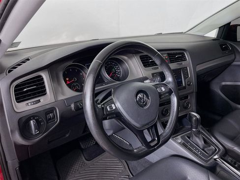 Used 2016 Volkswagen Golf Limited Edition image 10