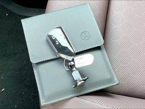 New 2025 Volkswagen ID. Buzz Pro S image 29