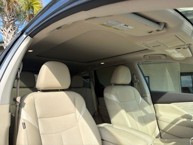 Used 2016 Nissan Murano Platinum w/ Platinum Technology Package FWD image 24