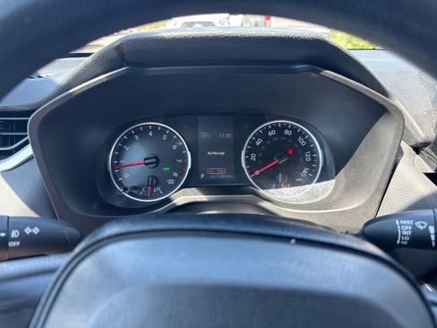 Used 2019 Toyota RAV4 XLE FWD image 16