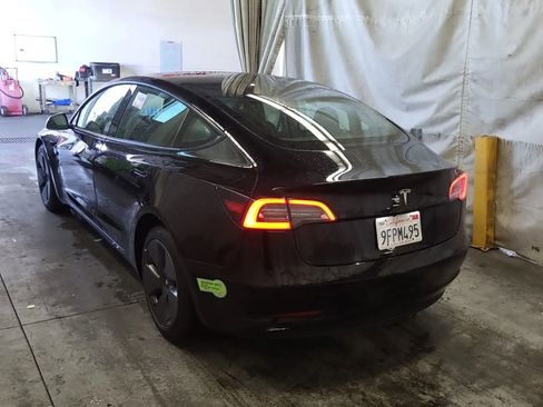 Used 2023 Tesla Model 3 Standard Range image 3