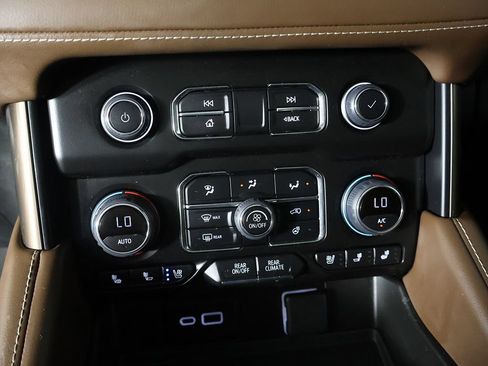 Used 2024 Chevrolet Suburban High Country w/ Advanced Technology Package AWD/4WD image 54