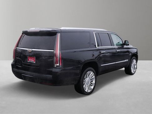 Used 2019 Cadillac Escalade ESV Platinum image 4