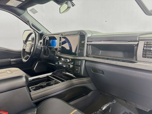Used 2024 Ford F450 Platinum w/ FX4 Off-Road Package image 30