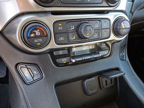 Used 2017 Chevrolet Suburban LT w/ Luxury Package image 17