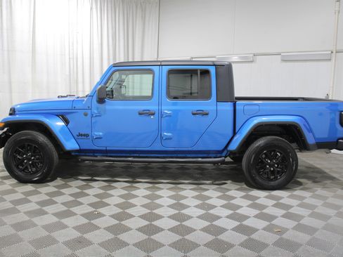 Used 2022 Jeep Gladiator Sport image 33