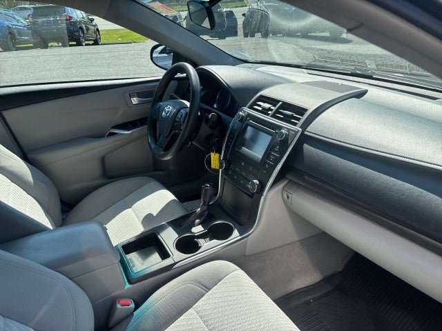 Used 2017 Toyota Camry LE FWD image 47
