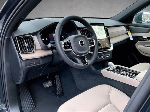 New 2026 Volvo XC90 B6 Plus w/ Protection Package Premier AWD/4WD image 7