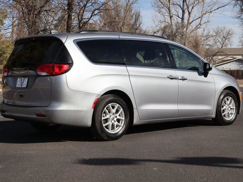 Used 2021 Chrysler Voyager Lxi image 5