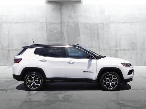 Used 2025 Jeep Compass Limited AWD/4WD image 5