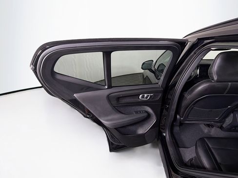 Used 2023 Volvo XC40 B5 Plus w/ Protection Package Premier AWD/4WD image 27