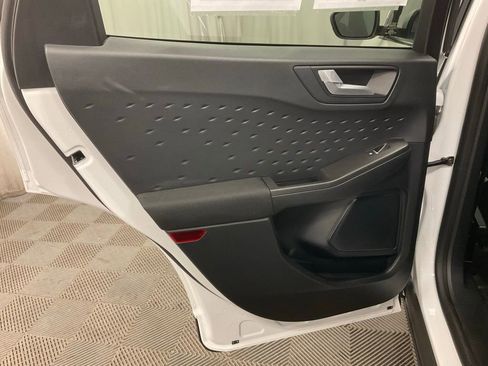 Used 2020 Ford Escape SE image 33