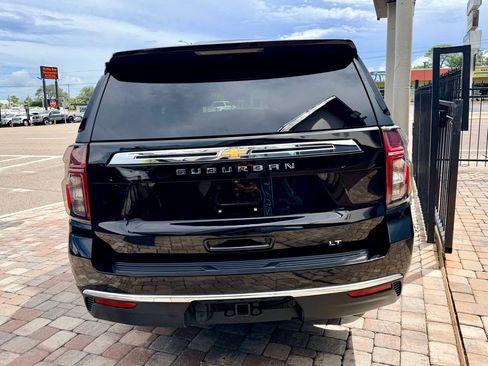Used 2023 Chevrolet Suburban LT RWD image 7