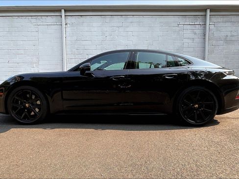 New 2025 Porsche Panamera 4 image 2