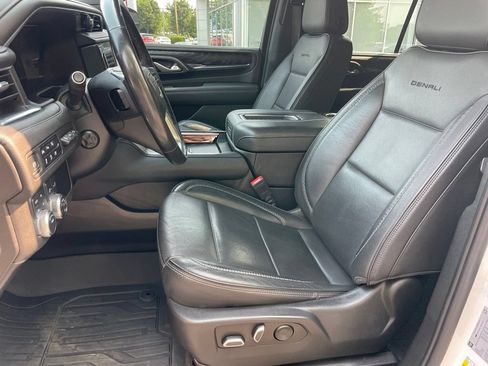 Used 2022 GMC Yukon Denali AWD/4WD image 6