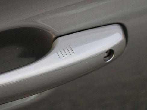 Used 2021 Lincoln Corsair Reserve w/ Equipment Group 201A image 15