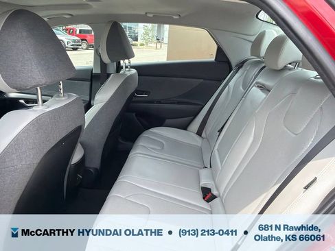 Certified 2024 Hyundai Elantra Limited FWD image 5