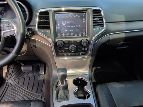 Used 2018 Jeep Grand Cherokee Limited w/ Luxury Group II image 22