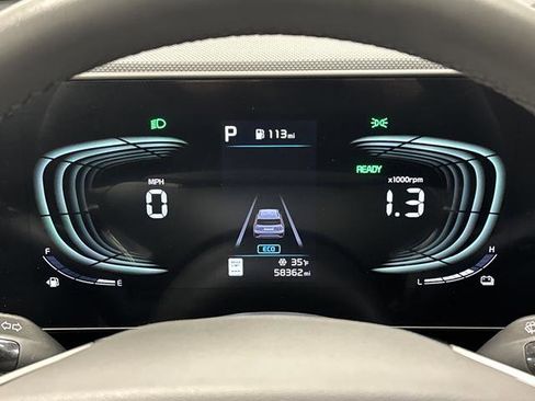 Used 2023 Kia Niro EX image 16