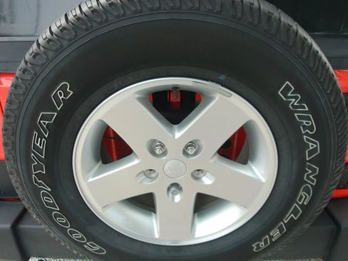 Used 2013 Jeep Wrangler Sport AWD/4WD image 27