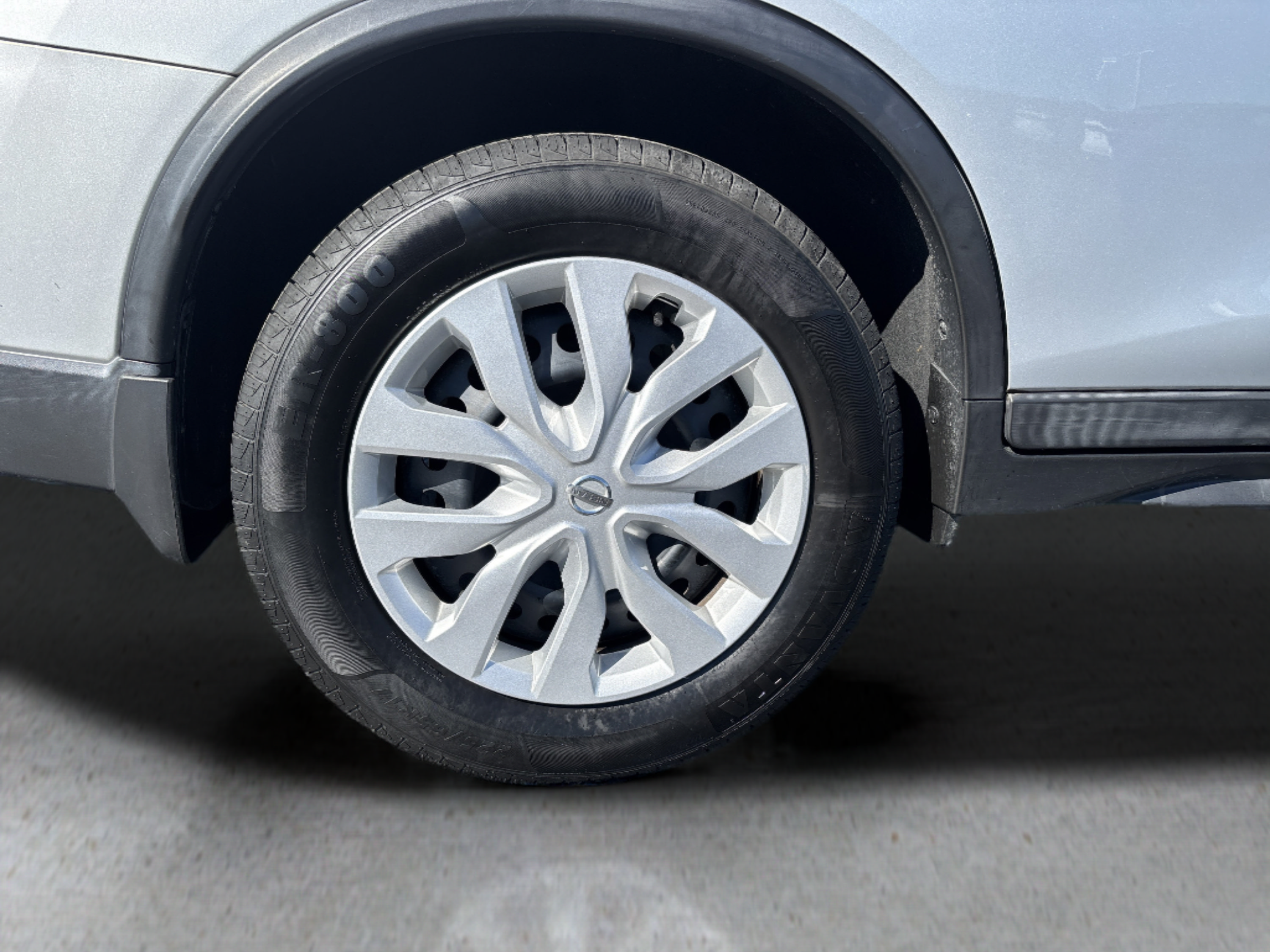 Used 2018 Nissan Rogue S FWD image 11