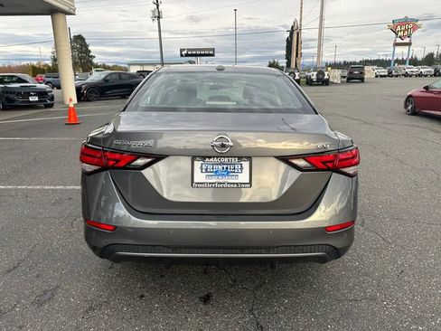 Used 2022 Nissan Sentra SV image 4