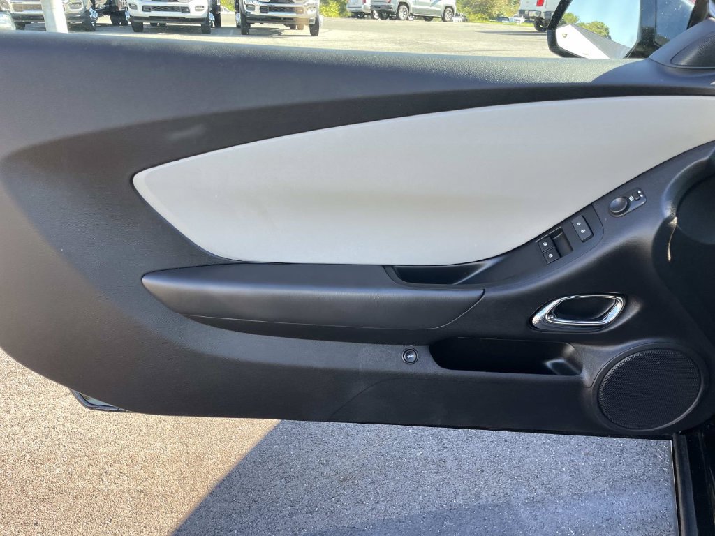 Used 2015 Chevrolet Camaro LS RWD image 13