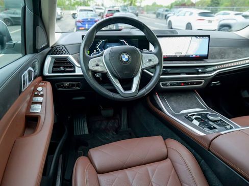 Used 2023 BMW X7 xDrive40i w/ Premium Package AWD/4WD image 43