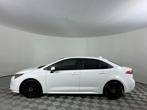 Used 2023 Toyota Corolla LE FWD image 8
